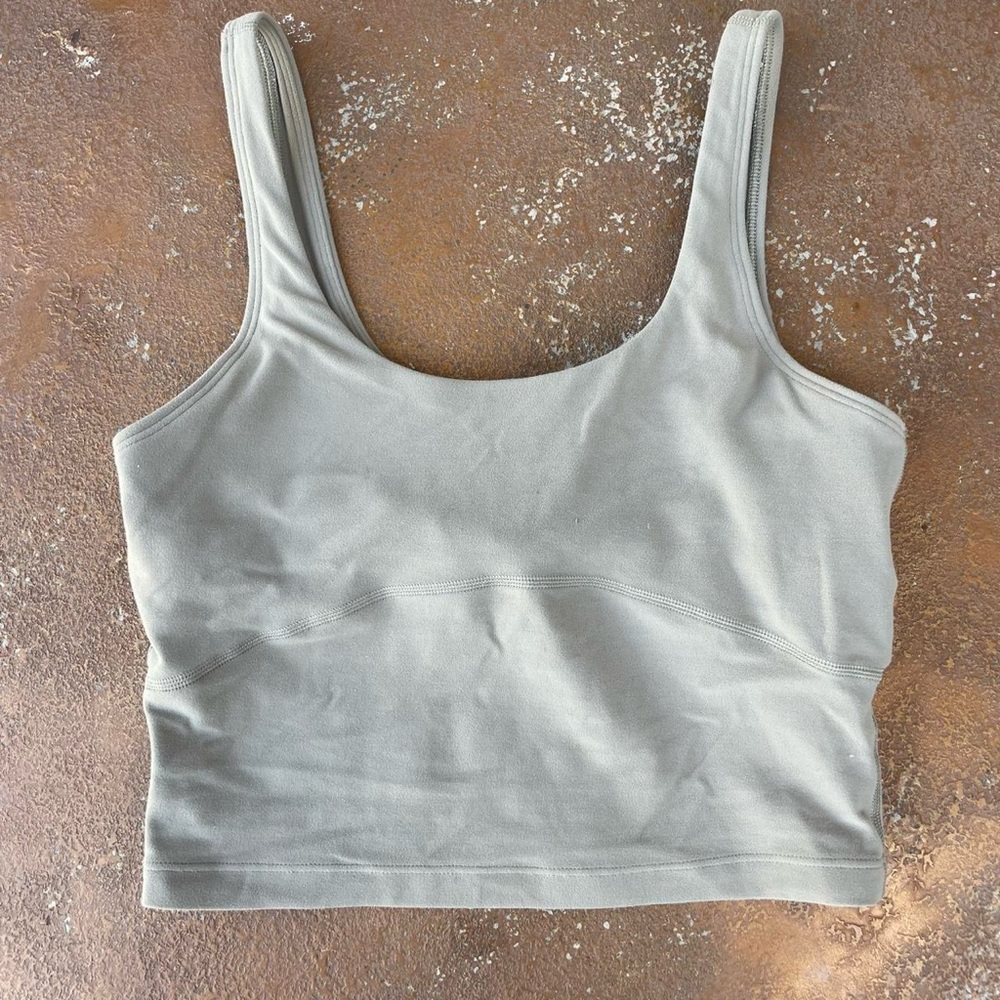 Aritzia golden athletic beige cropped top sz s / has a built in bra